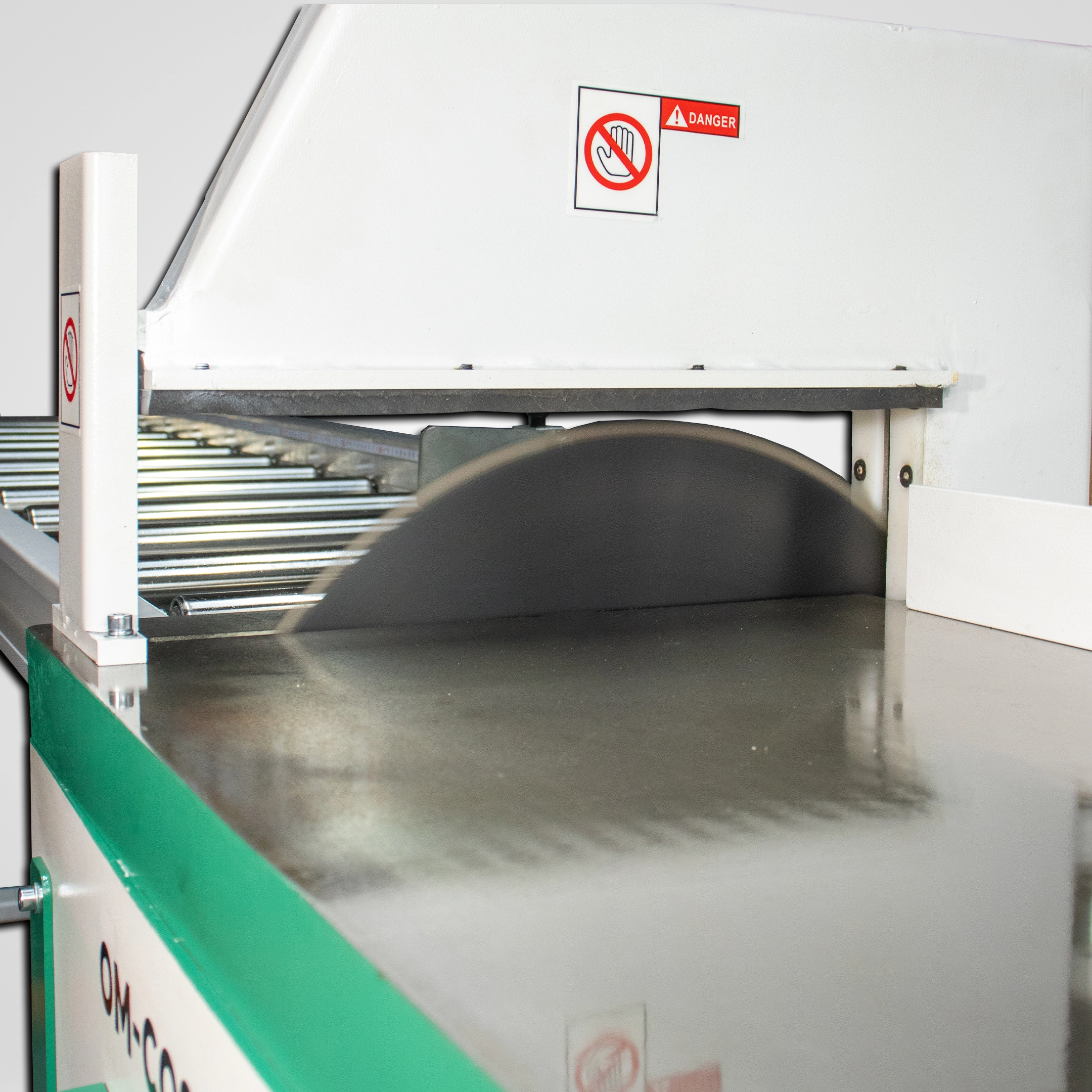 OM-COS18-2000 2 OM-COS18-2000